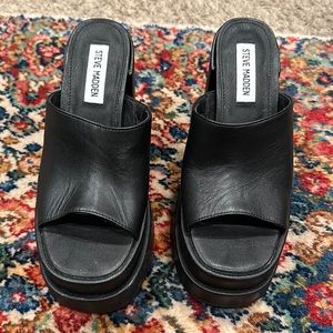 Steve Madden Platform sandal size 6.5 “Cagey”